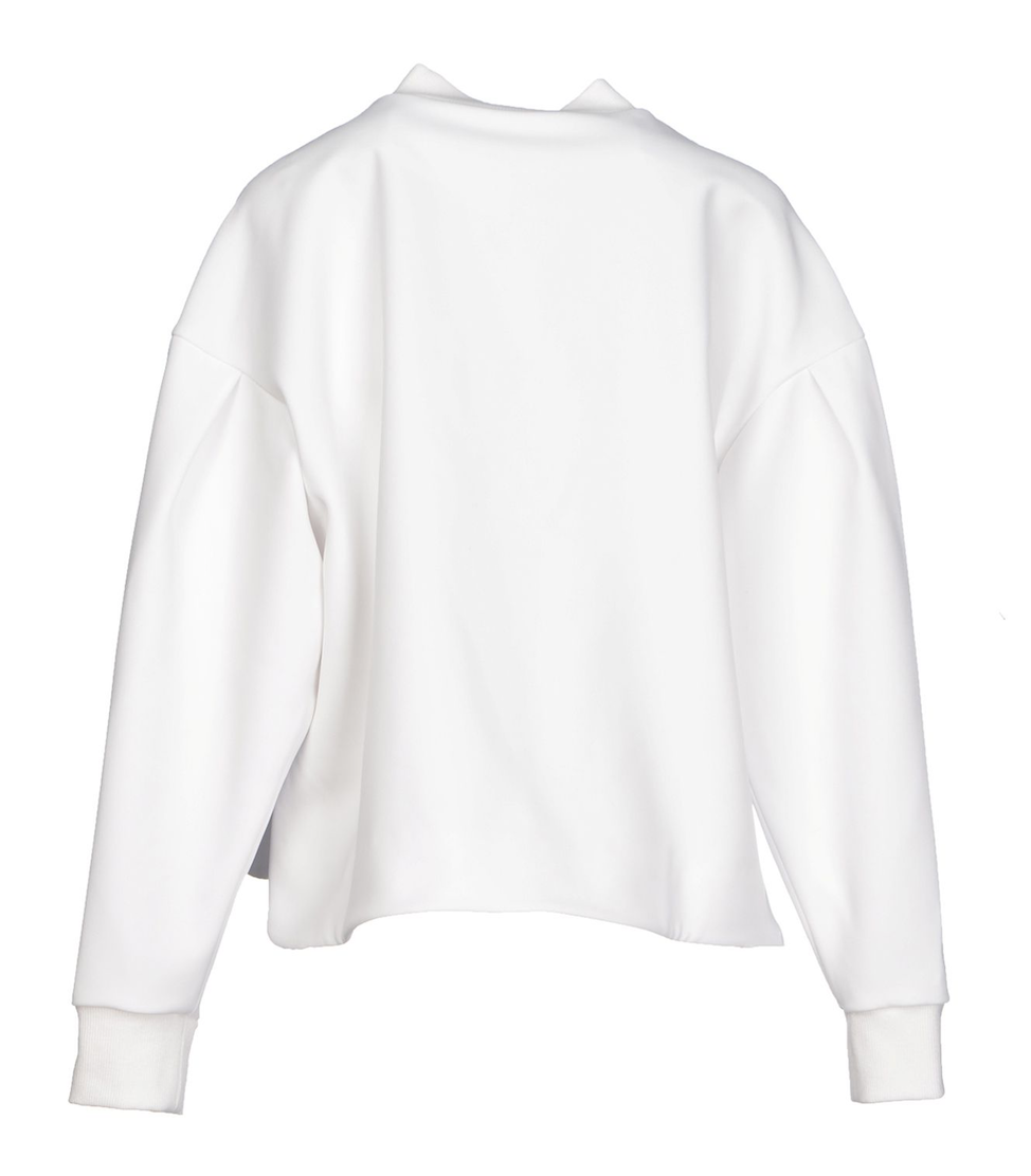 Sweater in white with 3D pattern