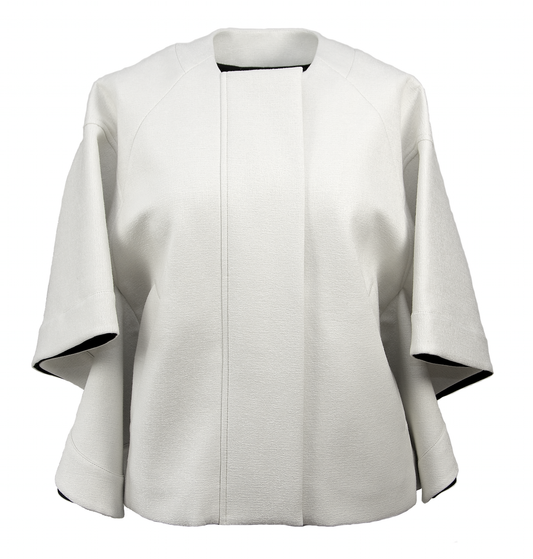 Elegant cape coat in white